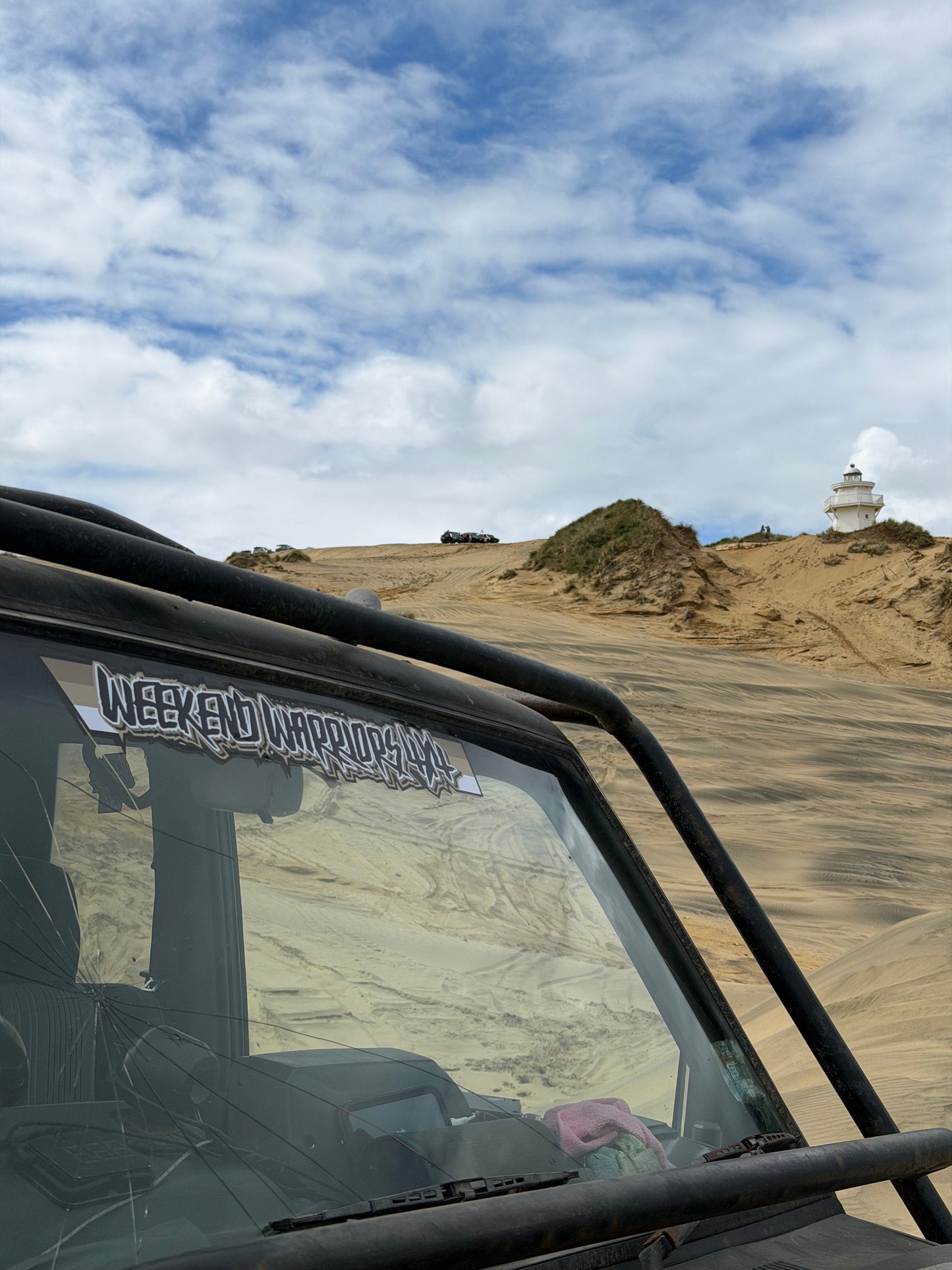 Window Banner Tan, OG design